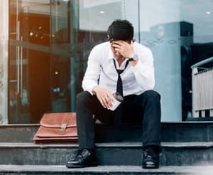 Scopri di più sull'articolo Marito disoccupato 20 anni: moglie milionaria paga assegno divorzile
